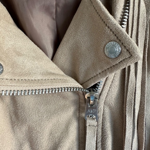 Abercrombie and Fitch Women’s Brown Fringe Zip Up Jacket Beige Faux Suede Small - Picture 3 of 6